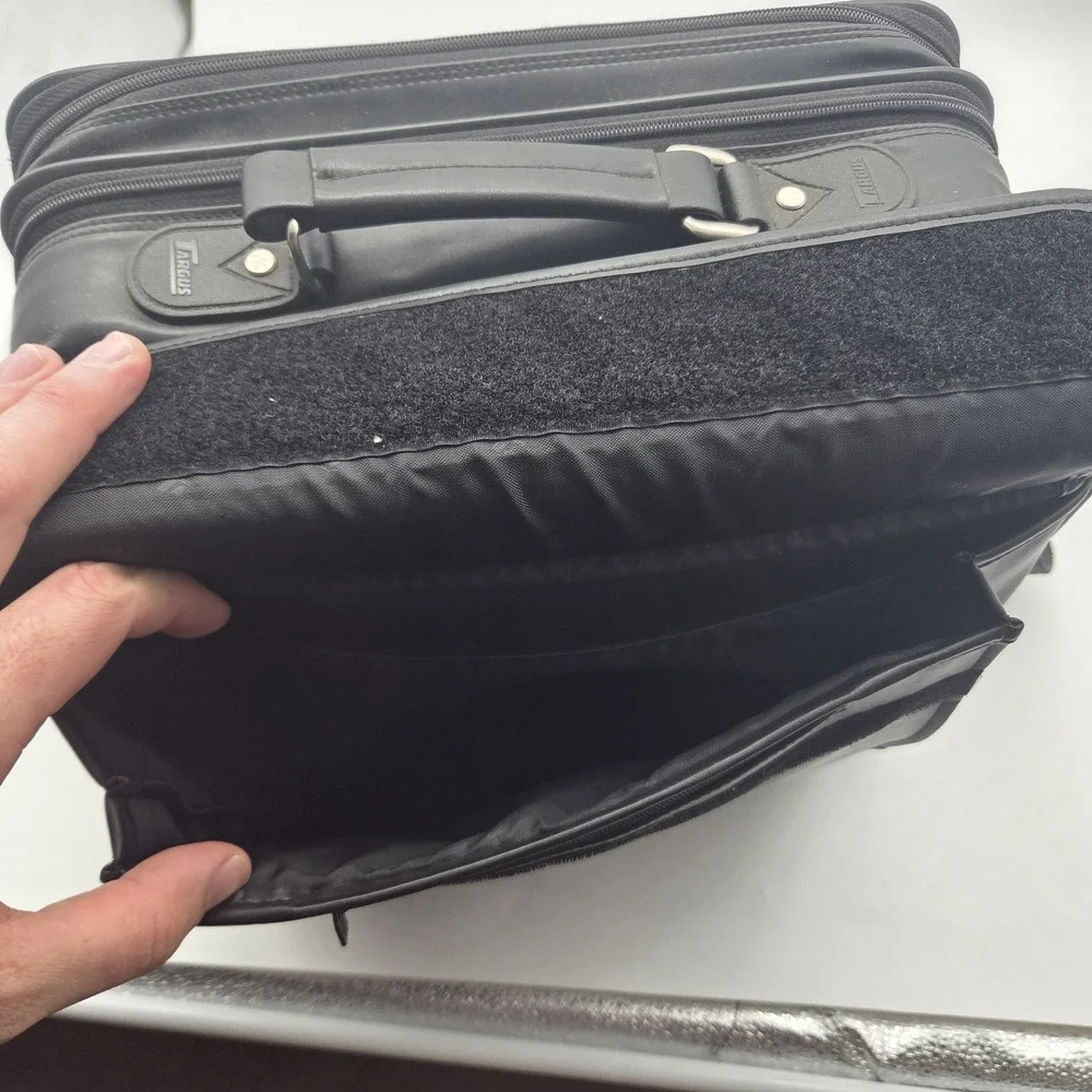 Targus Large Computer Bag Carrying Case Briefcase Laptop Notebook Leather